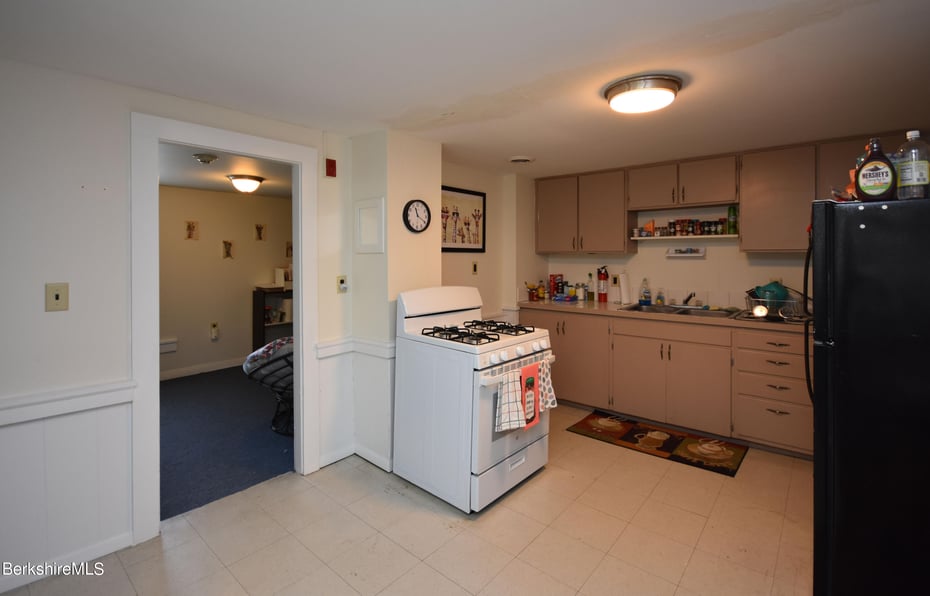 14 East Hoosac St Photo 6