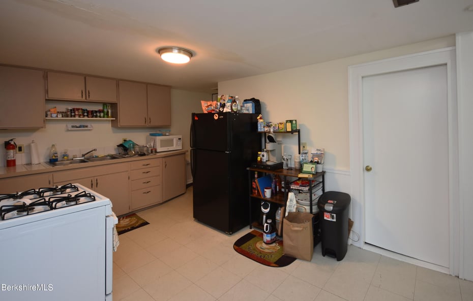 14 East Hoosac St Photo 7