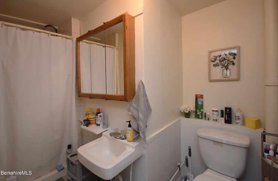 14 East Hoosac St Photo 11