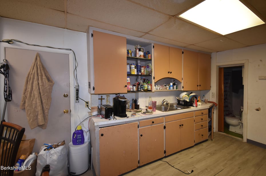 14 East Hoosac St Photo 14