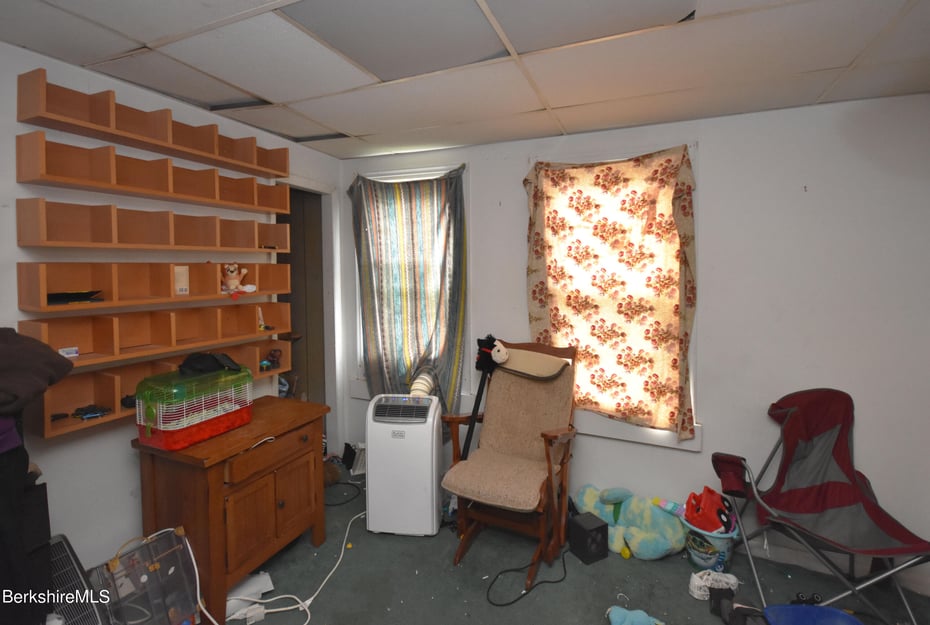 14 East Hoosac St Photo 15