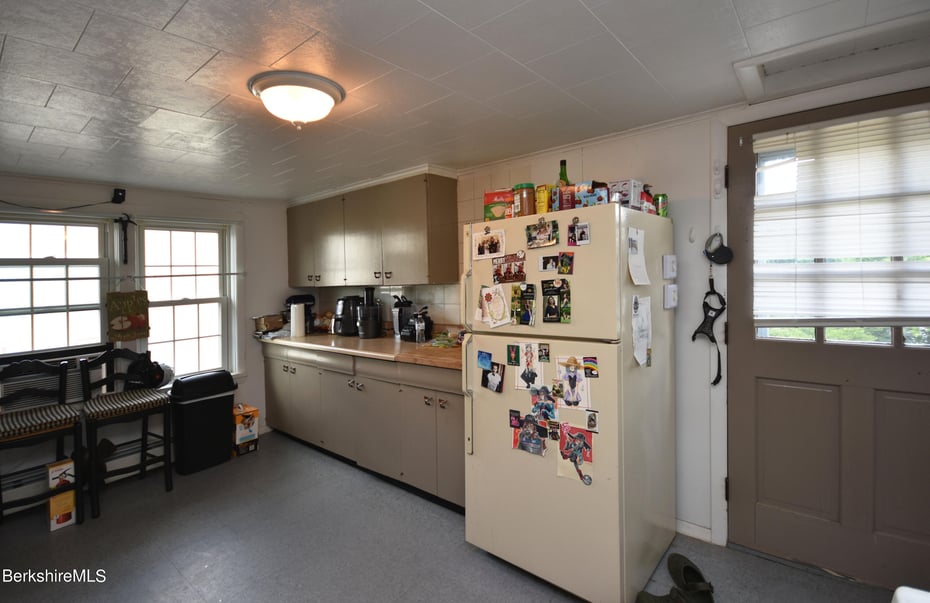 14 East Hoosac St Photo 16