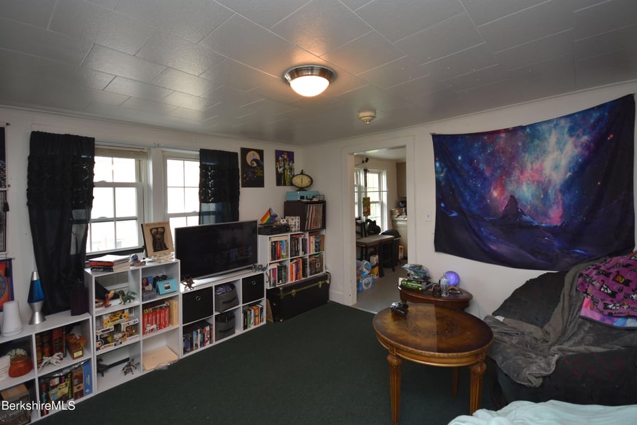 14 East Hoosac St Photo 19