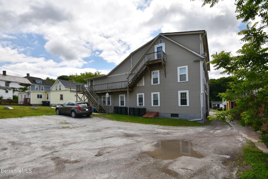 14 East Hoosac St Photo 33