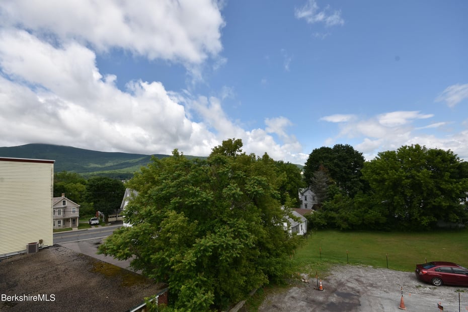 14 East Hoosac St Photo 36