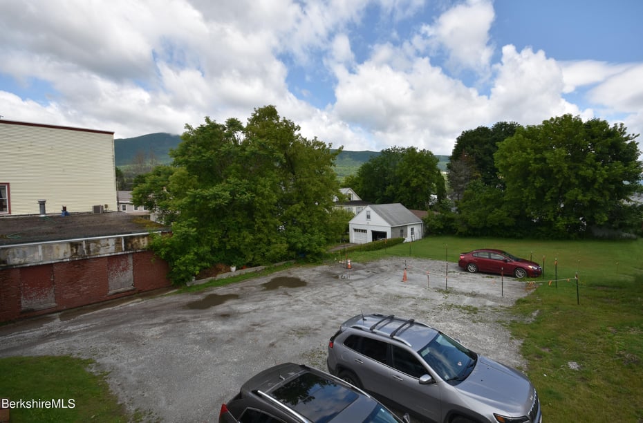 14 East Hoosac St Photo 37