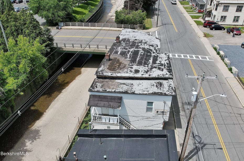 108-110 River St Photo 11