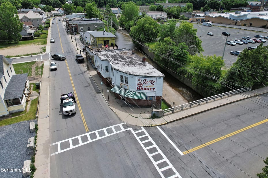 108-110 River St Photo 18
