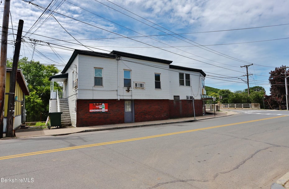 108-110 River St Photo 23