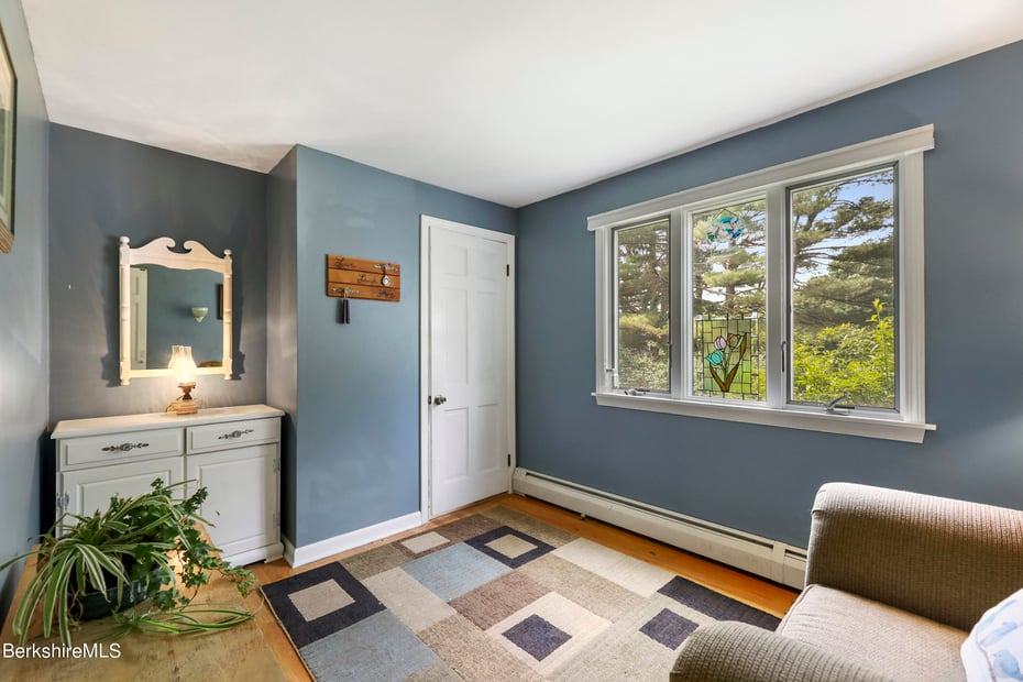 61 Patricia Ave Photo 21