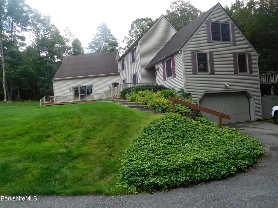 558 Old Windsor Rd Rd Photo 2