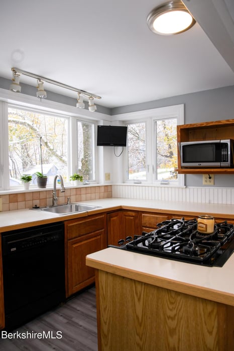 10 Catherine St Photo 6