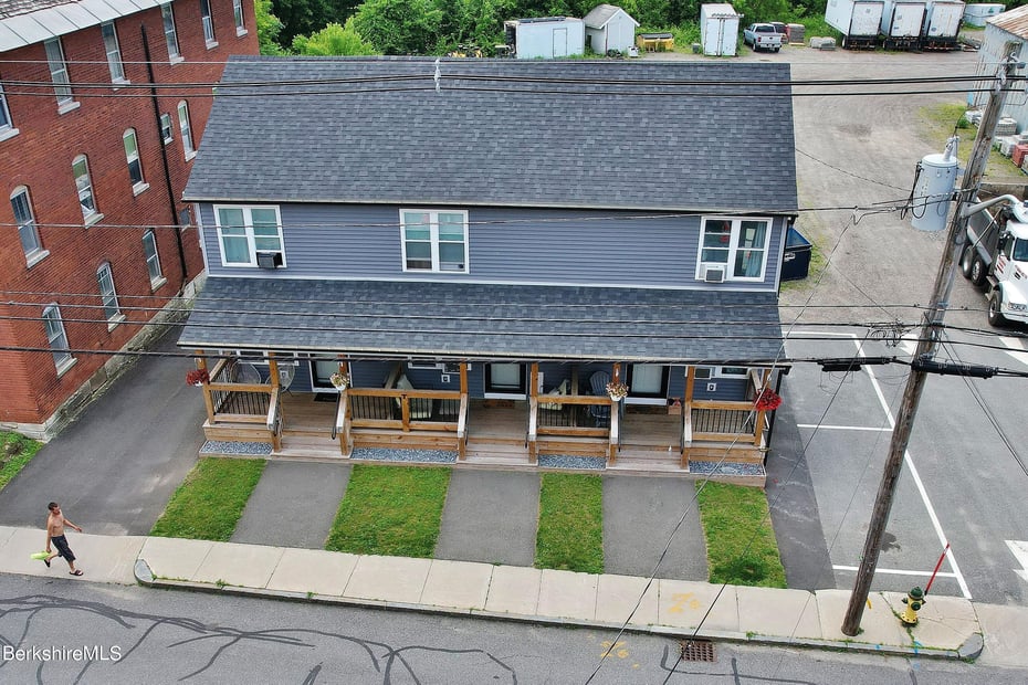 16-18 North Summer St Photo 5