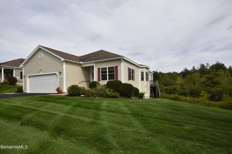 12 Cherry Hill Dr #47 Photo 2