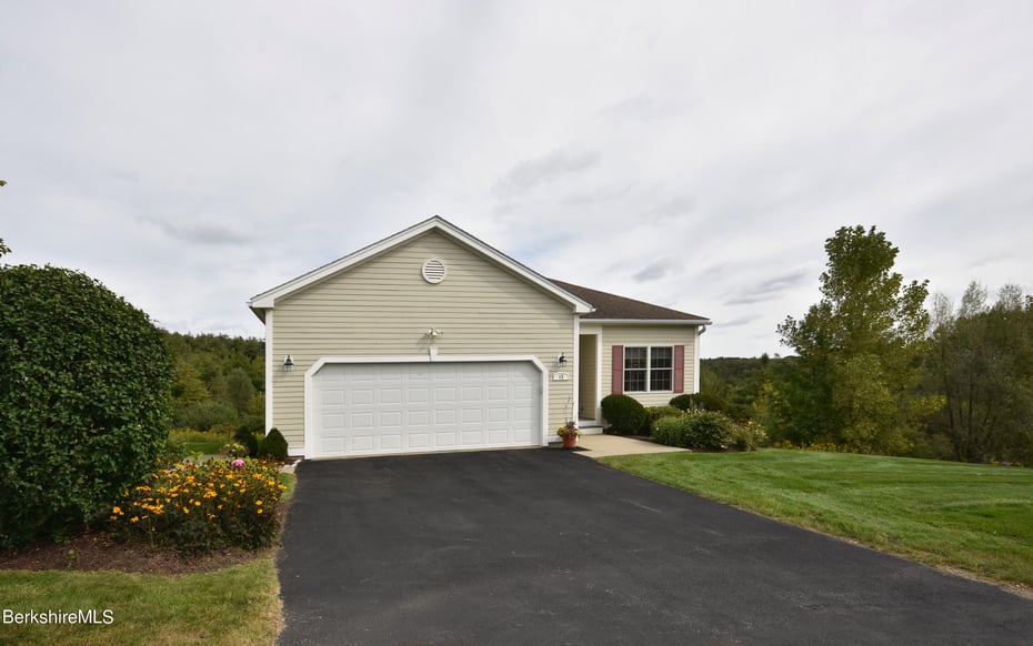 12 Cherry Hill Dr #47 Photo 3