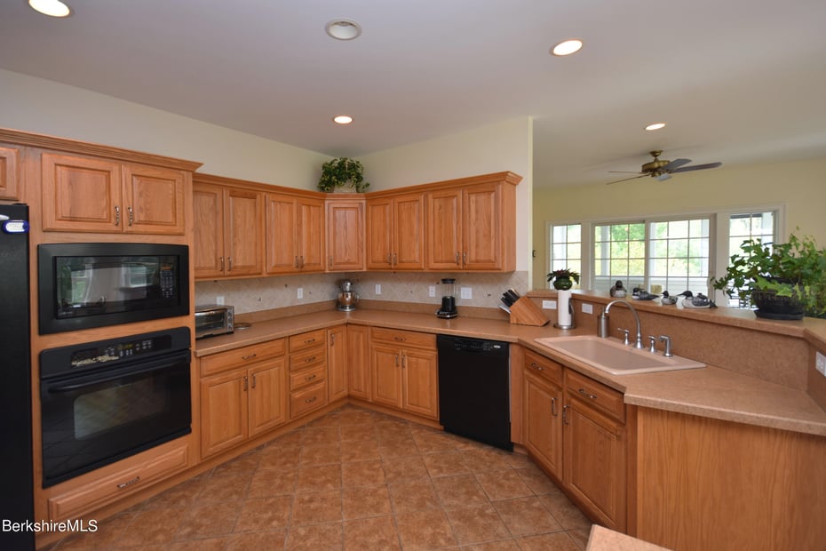 12 Cherry Hill Dr #47 Photo 7