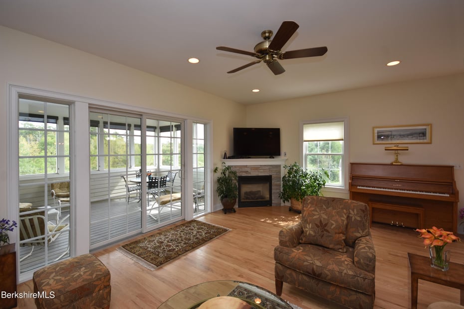 12 Cherry Hill Dr #47 Photo 14