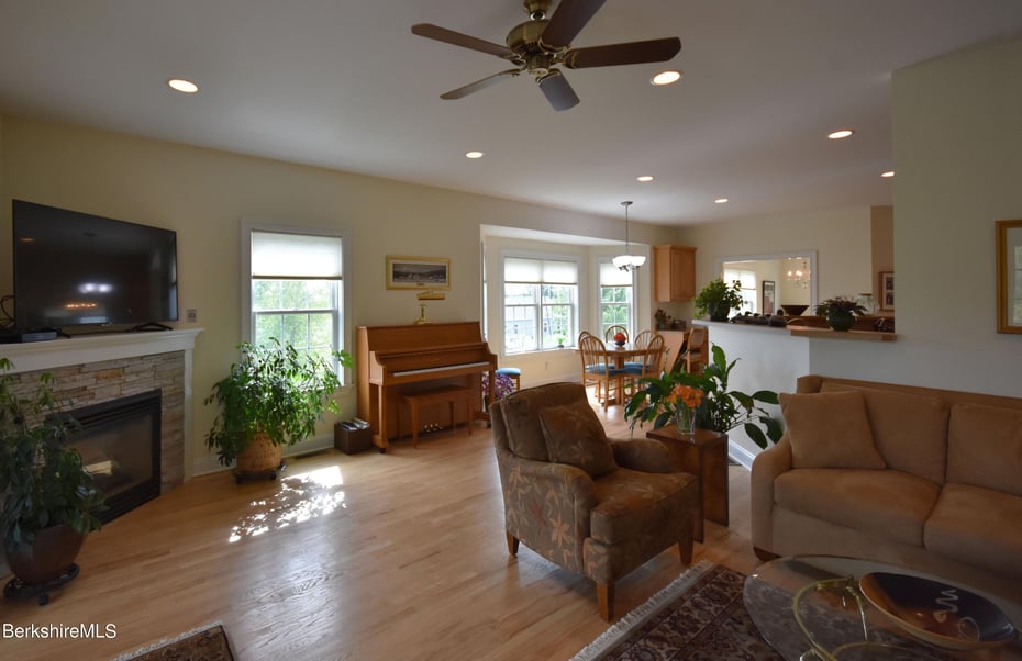 12 Cherry Hill Dr #47 Photo 15