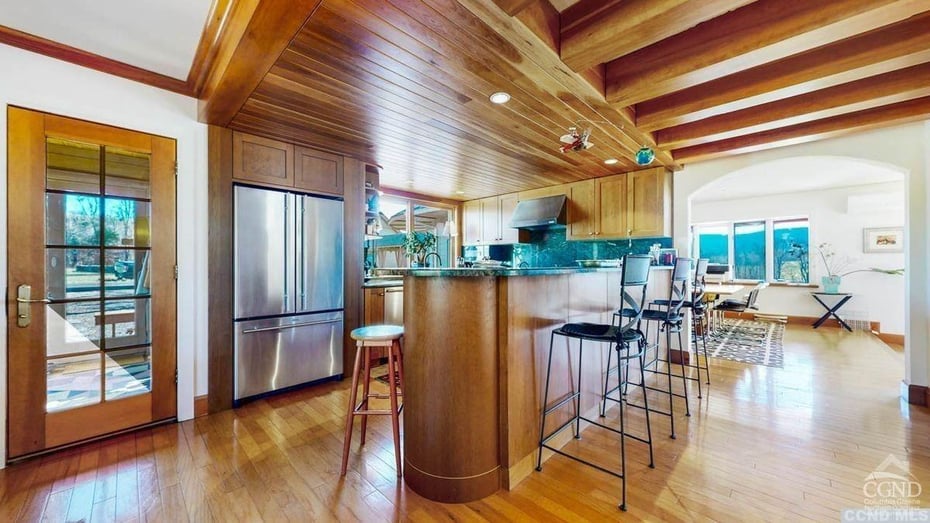 77 Beaver Hill Road Photo 4