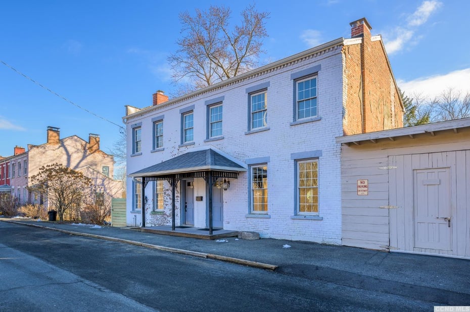 19 20 Brick Row Photo 2
