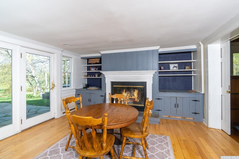 253 253 Carpenter Road Photo 9