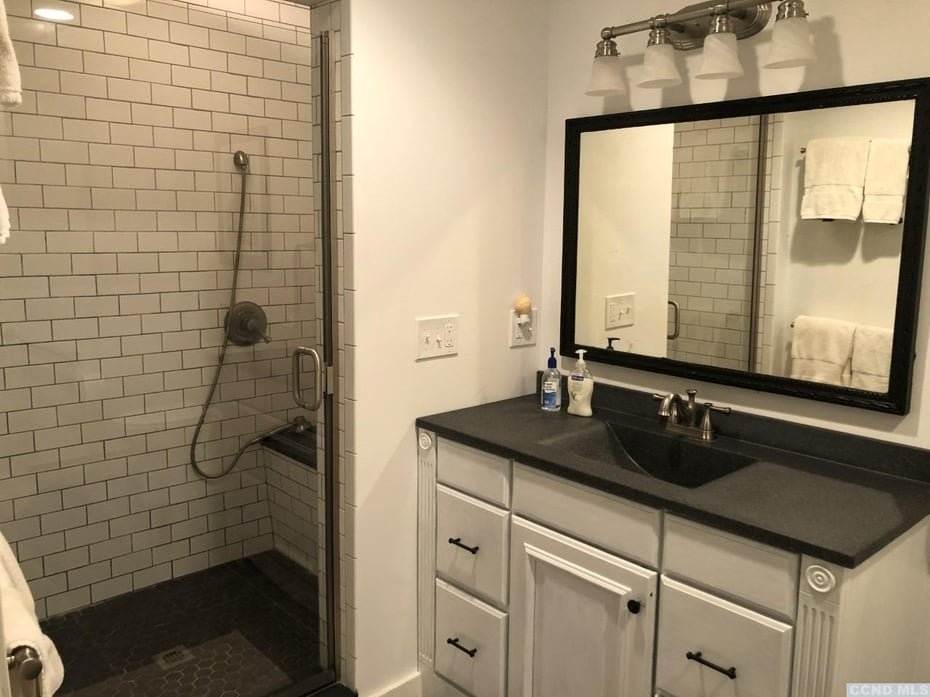 253 253 Carpenter Road Photo 24