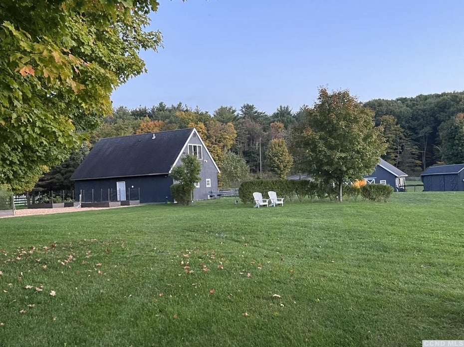 253 253 Carpenter Road Photo 25