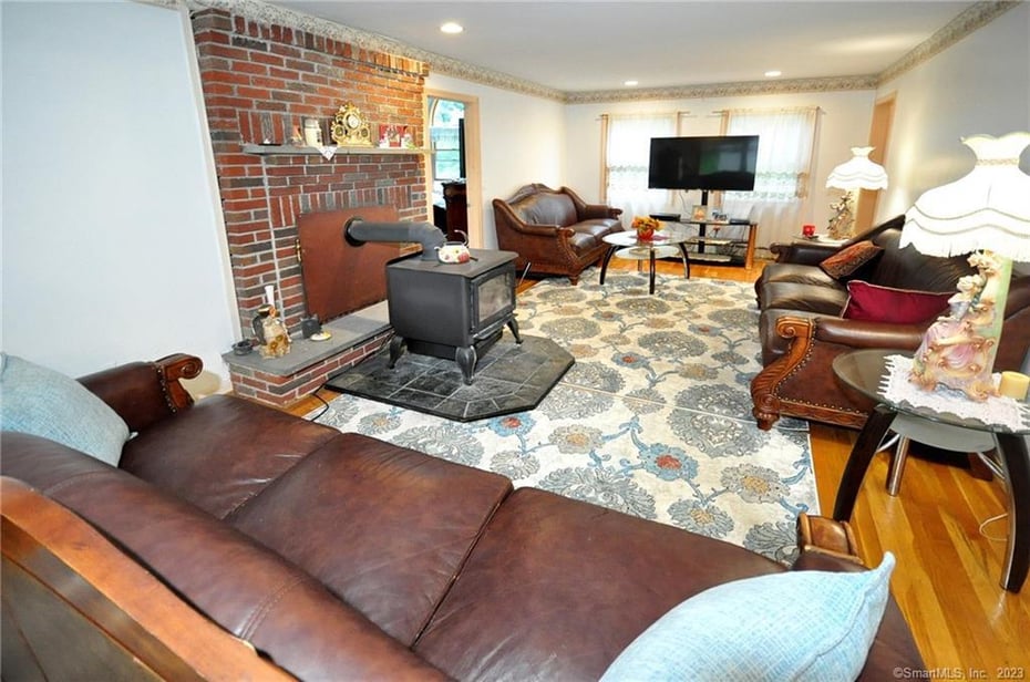 168 Watertown Road Photo 7