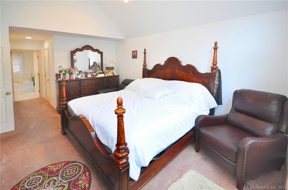 168 Watertown Road Photo 8