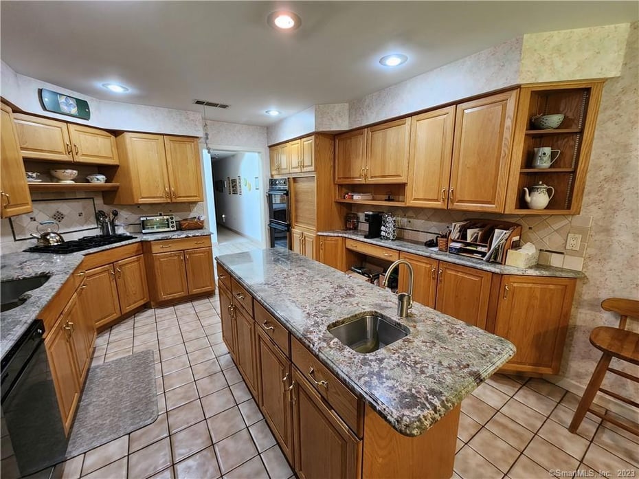 614 Douglas Drive Photo 4