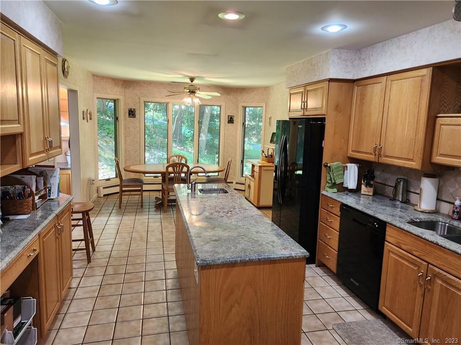 614 Douglas Drive Photo 6