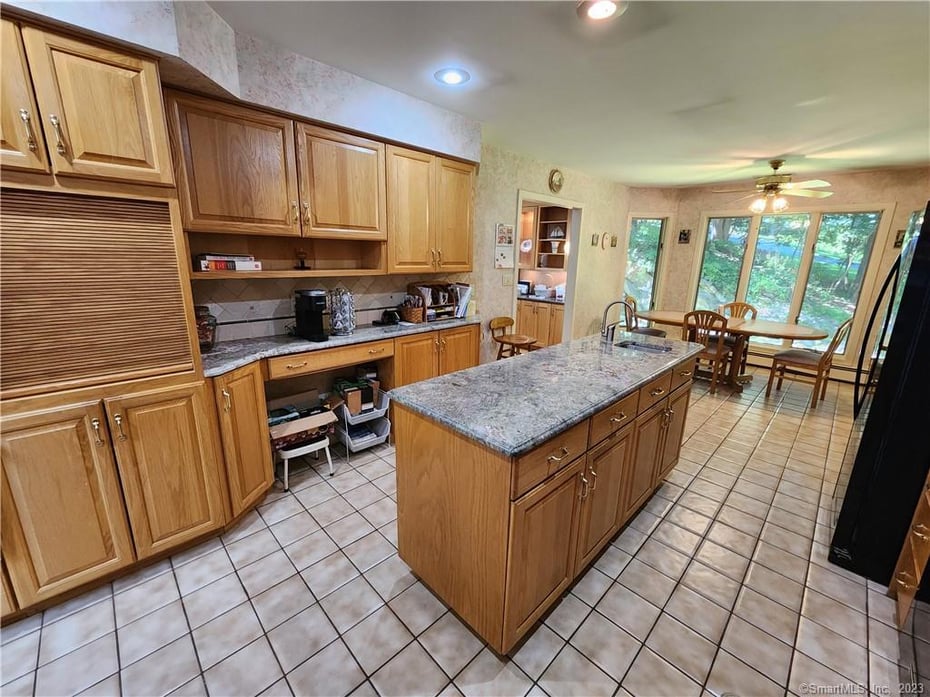 614 Douglas Drive Photo 7