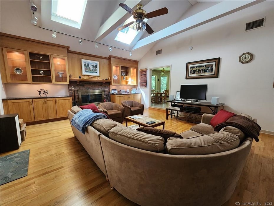 614 Douglas Drive Photo 10