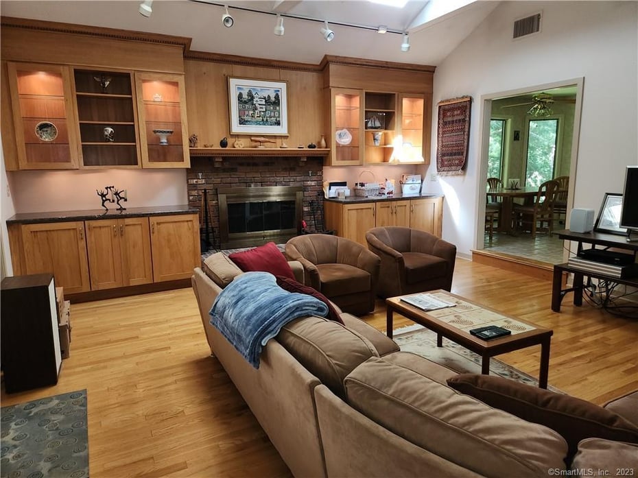 614 Douglas Drive Photo 11