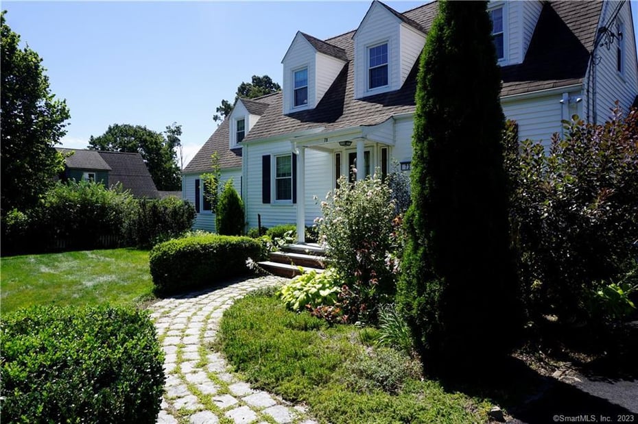 73 Wyoming Avenue Photo 4
