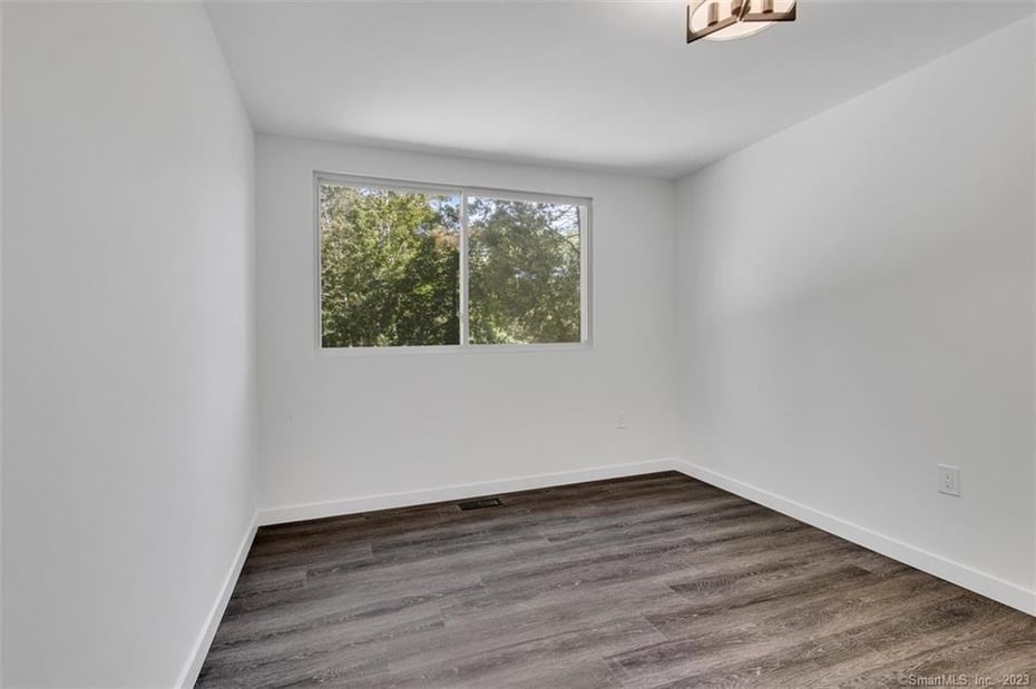 221 Wilson Road Photo 17