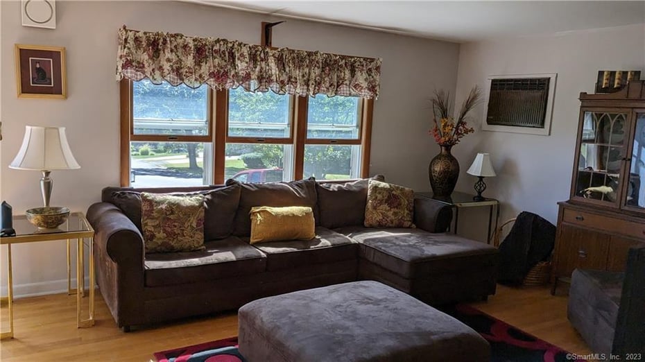 5 Ticonderoga Drive Photo 3