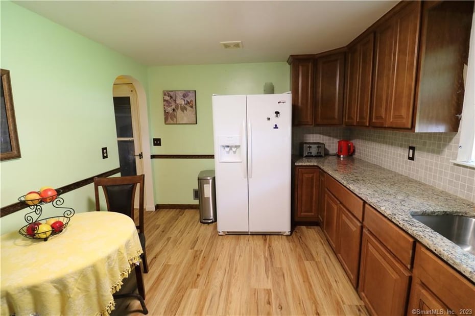 5 Ticonderoga Drive Photo 8