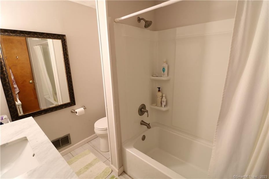 5 Ticonderoga Drive Photo 12