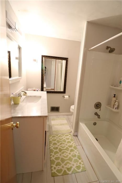 5 Ticonderoga Drive Photo 13