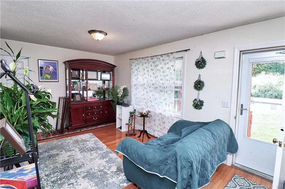 66 Stonehouse Way Photo 4
