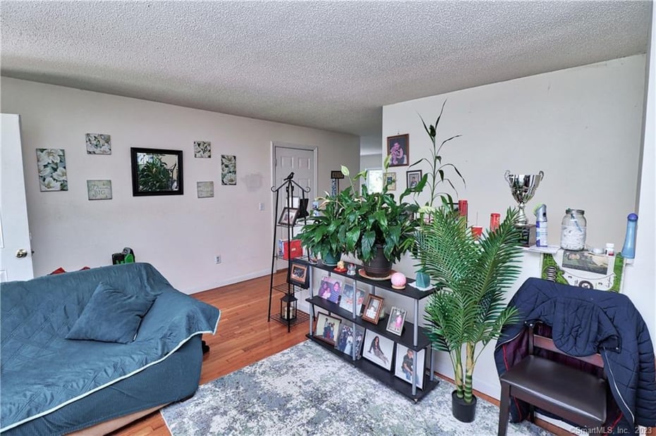 66 Stonehouse Way Photo 6