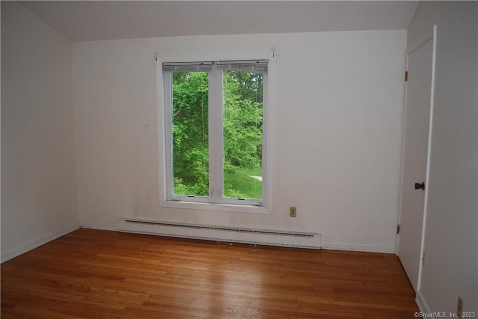 168 West Main Street Photo 7