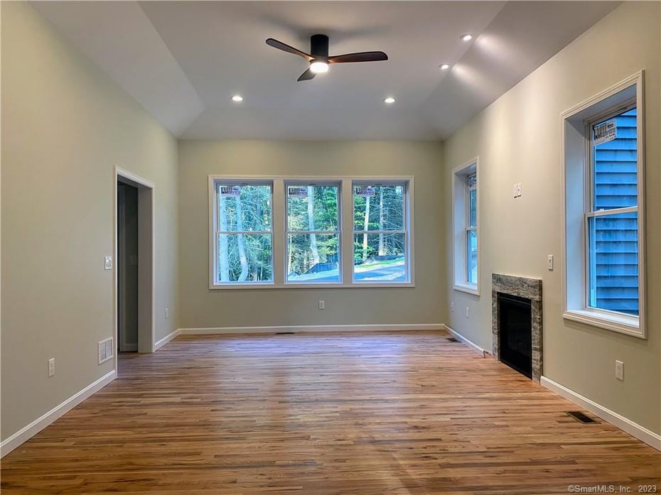 530 Westledge Drive Photo 5