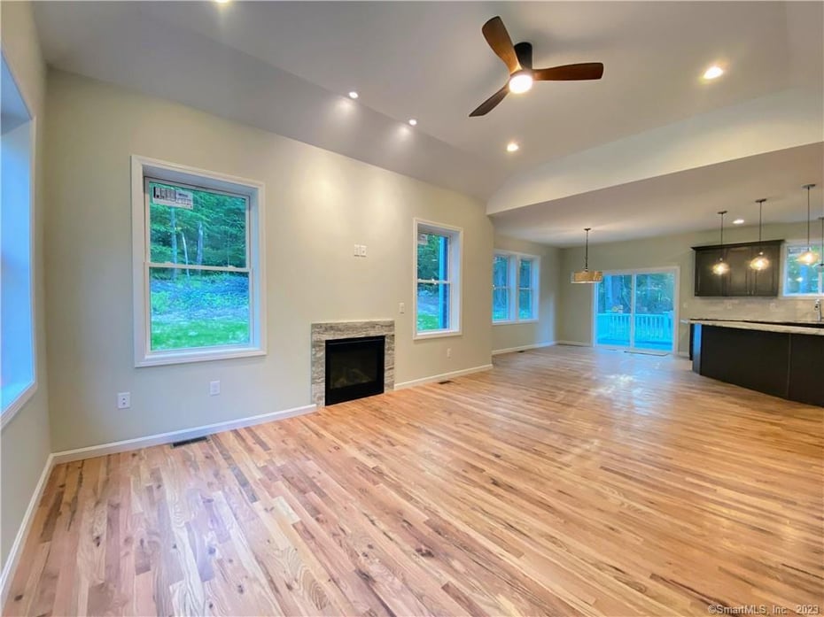 530 Westledge Drive Photo 8