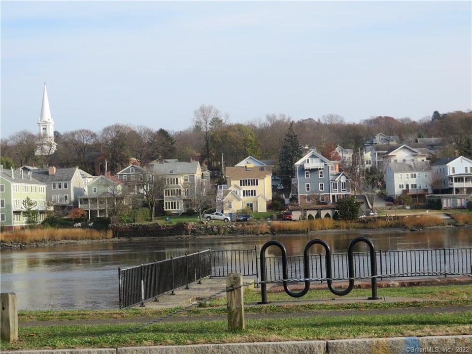 36 East Grand Avenue Photo 14