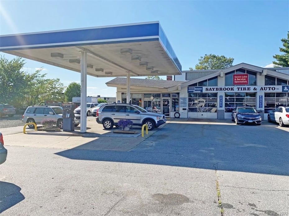 621 Boston Post Road Photo 3