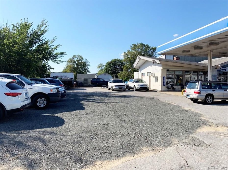 621 Boston Post Road Photo 5