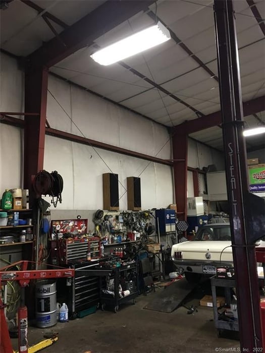 621 Boston Post Road Photo 20