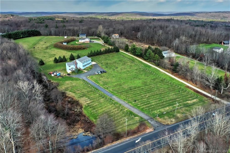 1480 Litchfield Turnpike Photo 2